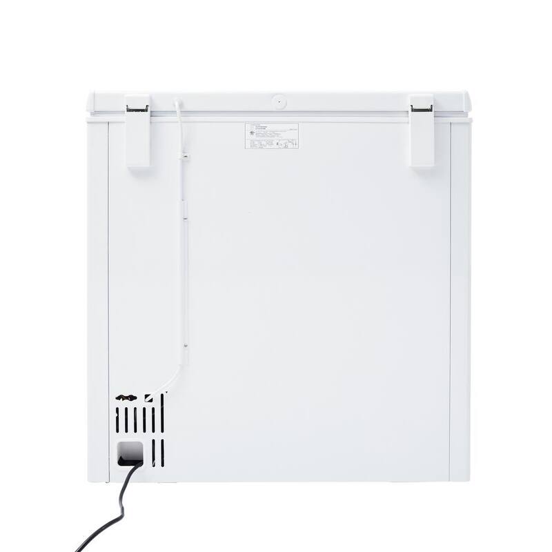 White 6.9 cu. ft. Manual Defrost Chest Freezer E7932