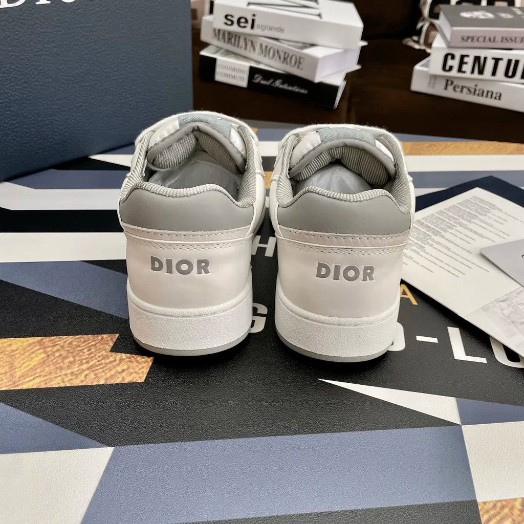Sneakers W453025