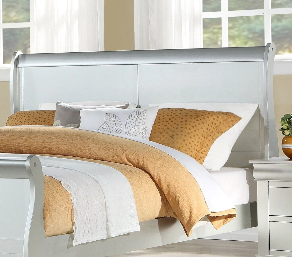 3pc Bedroom Set Twin Bed 2x Nightstands O3132