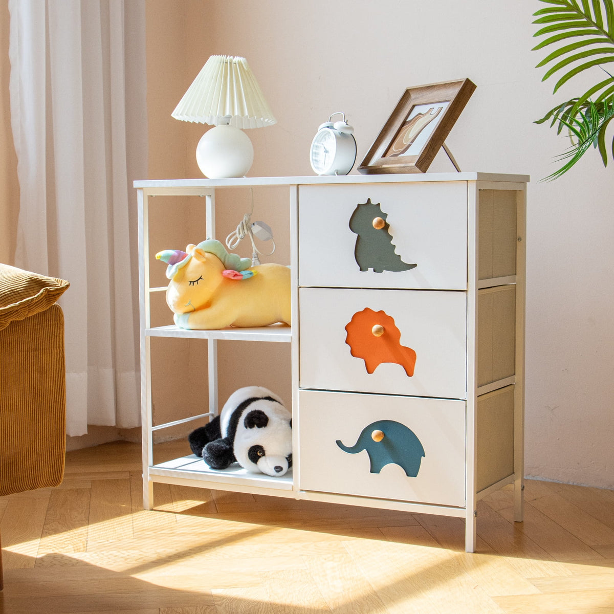 White 5 Drawer Dresser X489