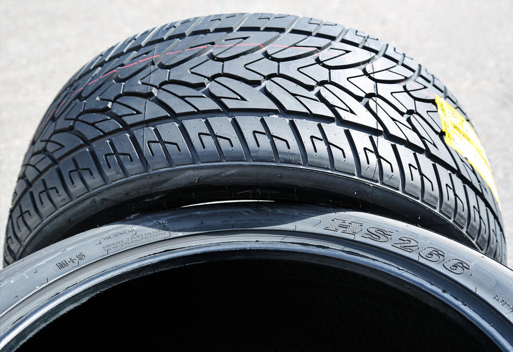 285/45R22 114V XL A/S Performance Tire U246576