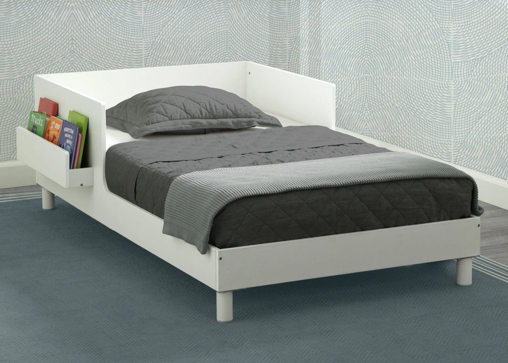 White Toddler Bed with Interchangeable Shelf E456984
