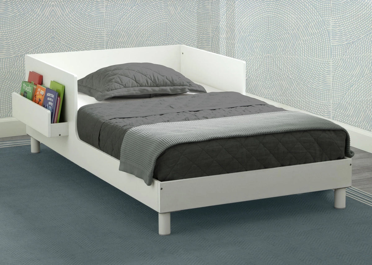 White Toddler Bed with Interchangeable Shelf E456984