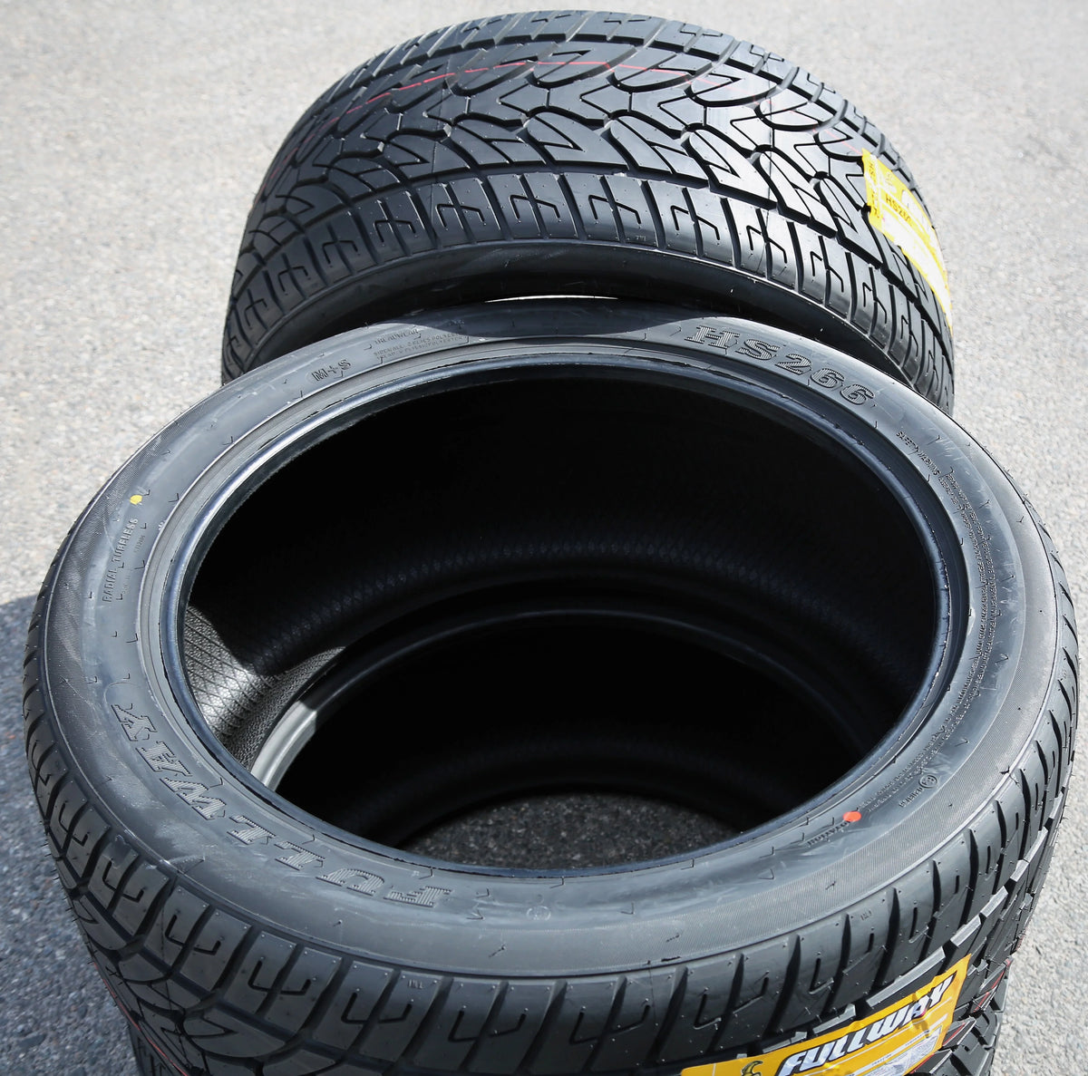 285/45R22 114V XL A/S Performance Tire U246576