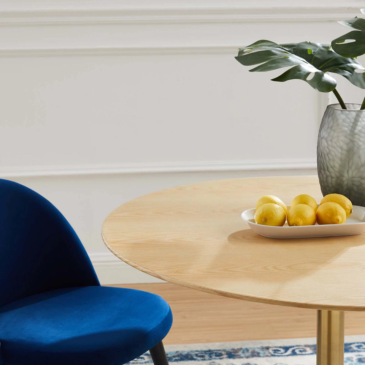 Round Wood Dining Table H731116