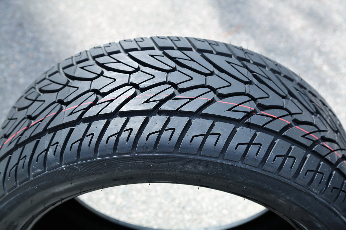 285/45R22 114V XL A/S Performance Tire U246576