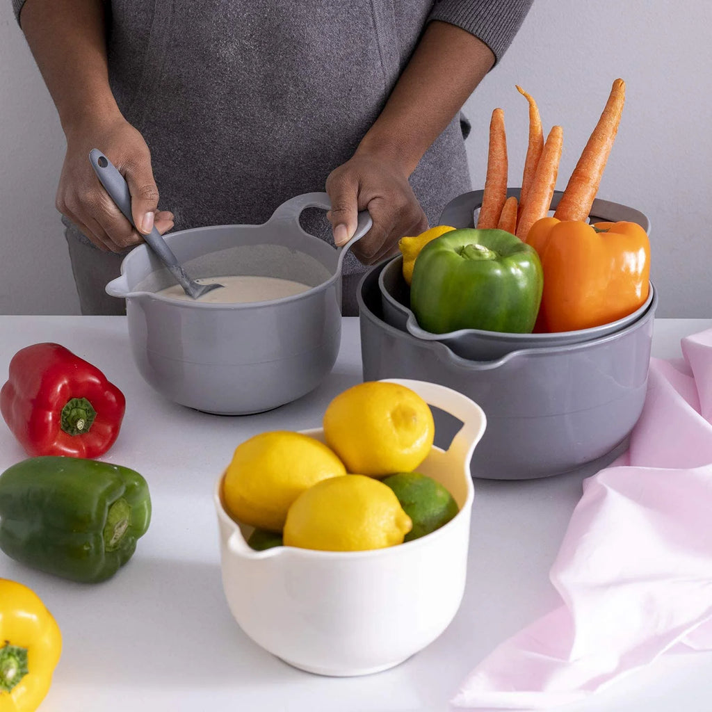 4 Piece Nesting Plastic Mixing Bowl Set M973404
