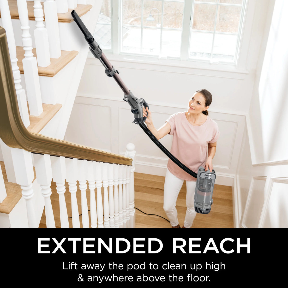 Upright Vacuum with Self-Cleaning Brushroll J382719