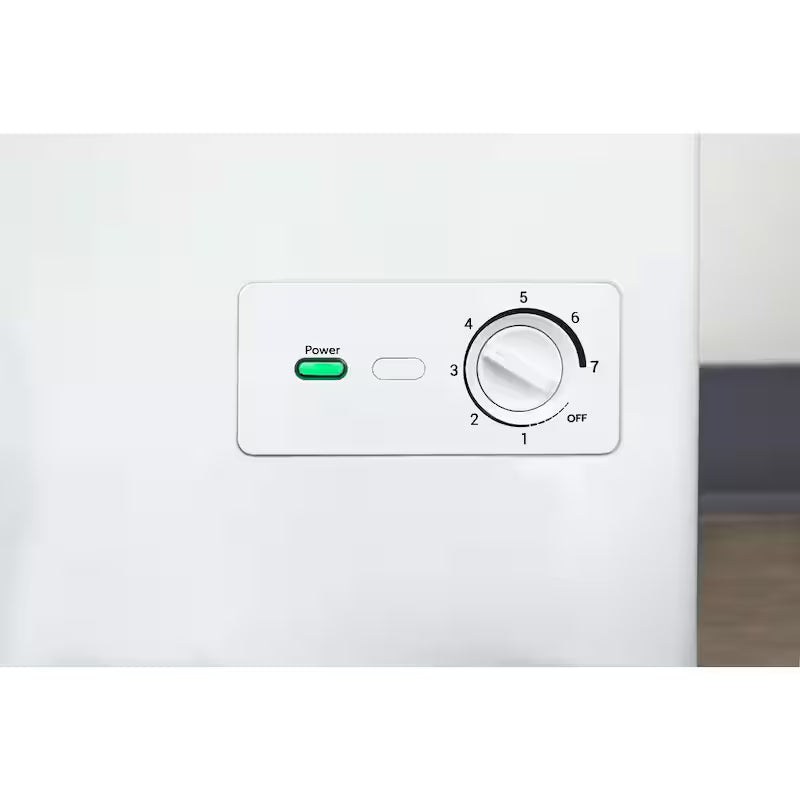 White 6.9 cu. ft. Manual Defrost Chest Freezer E7932